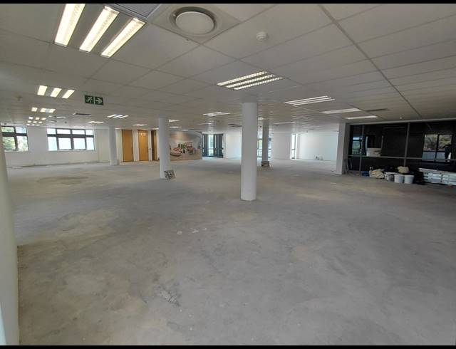 535M² OFFICE TO LET IN WATERFALL